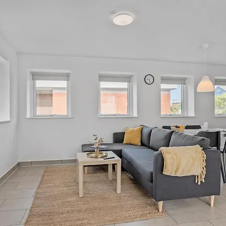 2 Bedroom Cozy In 아파트 아센스